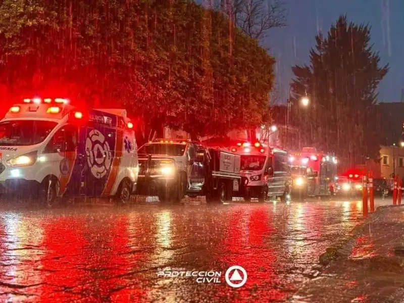 Lluvia intensa en La Cañada no detiene operativo de Protección Civil de El Marqués