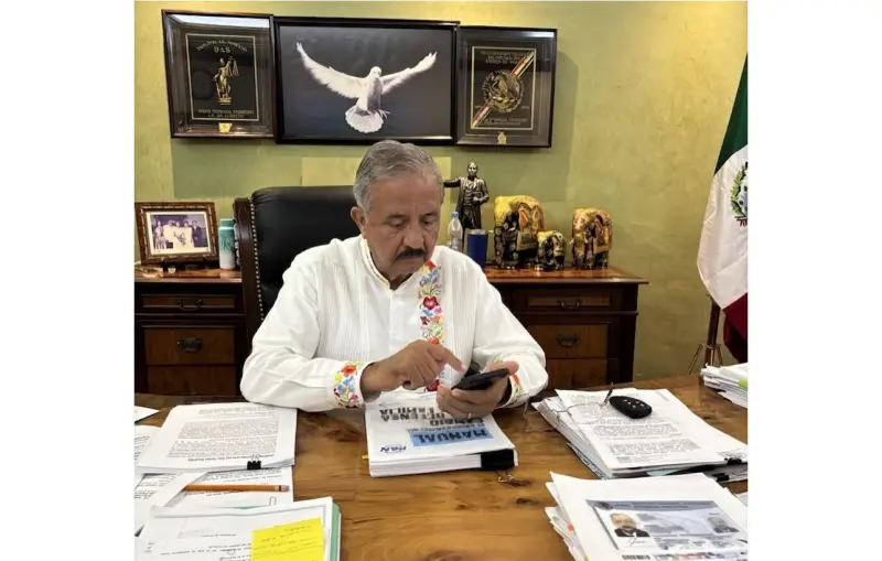 Estrada Ferreiro se registra por el PAN como aspirante a la Gubernatura y a la Alcaldía de Culiacán
