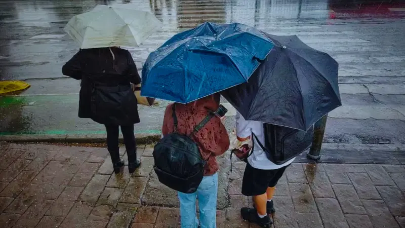 Frente frío fuera de temporada provocará lluvias intensas, granizo y fuertes vientos durante el fin de semana
