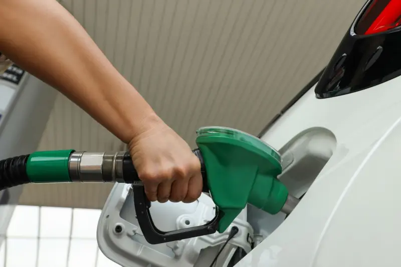 Reportan desabasto temporal de gasolina en esta zona de Querétaro