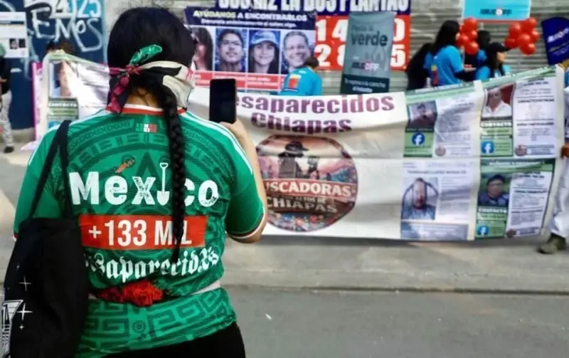 Protestan madres buscadoras en la zona del Estadio CDMX