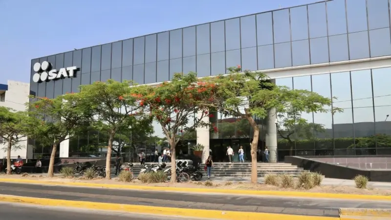 SAT agrega 903 empresas fantasma a su lista negra en lo que va de 2026