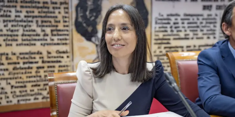 Del “jamás” a los cafés informales: las grietas en la defensa de Mercedes González