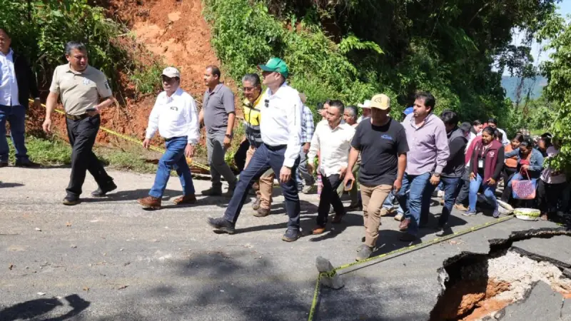 ?Gobierno de Puebla despliega maquinaria y apoyos sociales para atender emergencia en la Sierra Negra