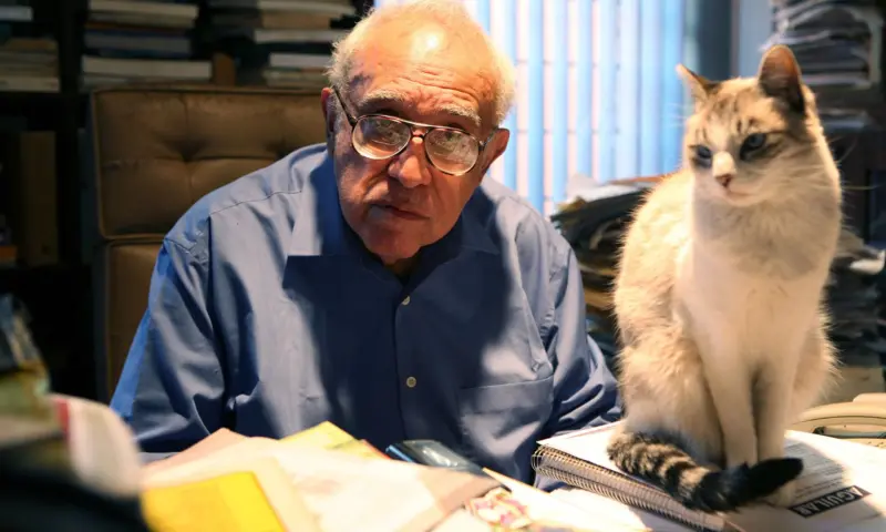 Qué decía la supuesta entrevista de Carlos Monsiváis sobre AMLO que desató polémica por la frase “pasé deliciosas y divertidas noches con él” y que obligó a El Universal a retirar el texto ante la indignación familiar