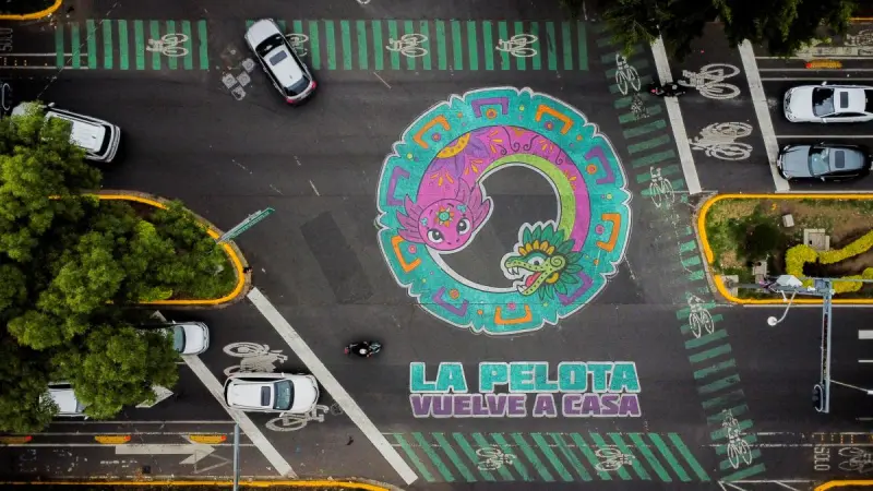 En Ciudad de México, los ajolotes están por todos lados antes del Mundial, menos en su hábitat