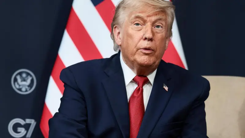 Trump amenaza con reanudar la campaña de bombardeos si Irán no "se comporta"