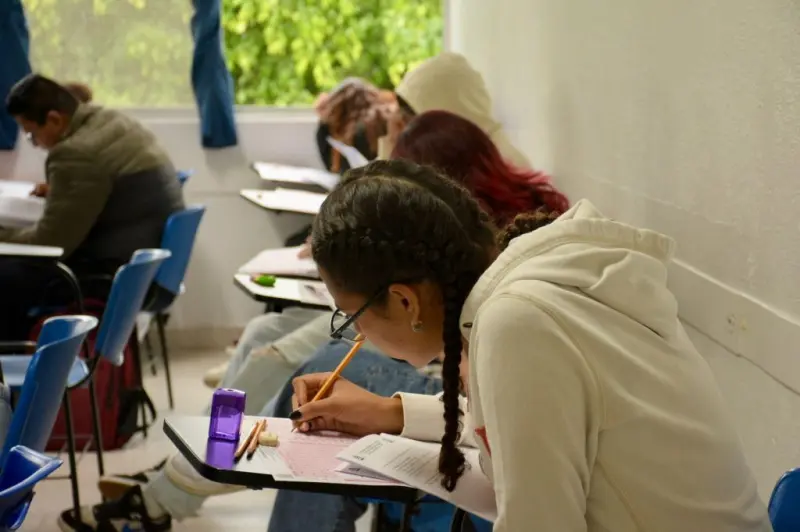 Disminuye interés de jóvenes por estudiar una licenciatura