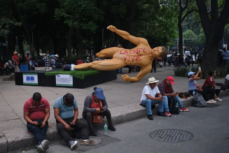 Llaman a maestros a concluir protesta