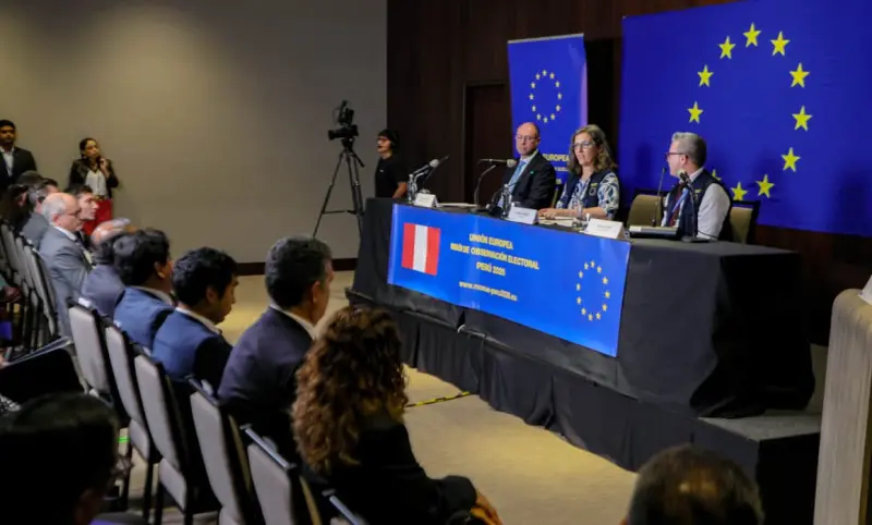 Anuncian empate técnico entre Sánchez y Fujimori con el 96% del conteo