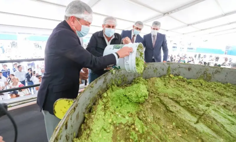Jalisco impone Récord Guinness con el guacamole más grande del mundo