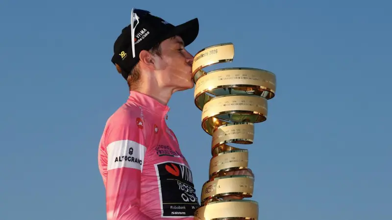 Jonas Vingegaard eleva su palmarés con el título 'Giro de Italia'