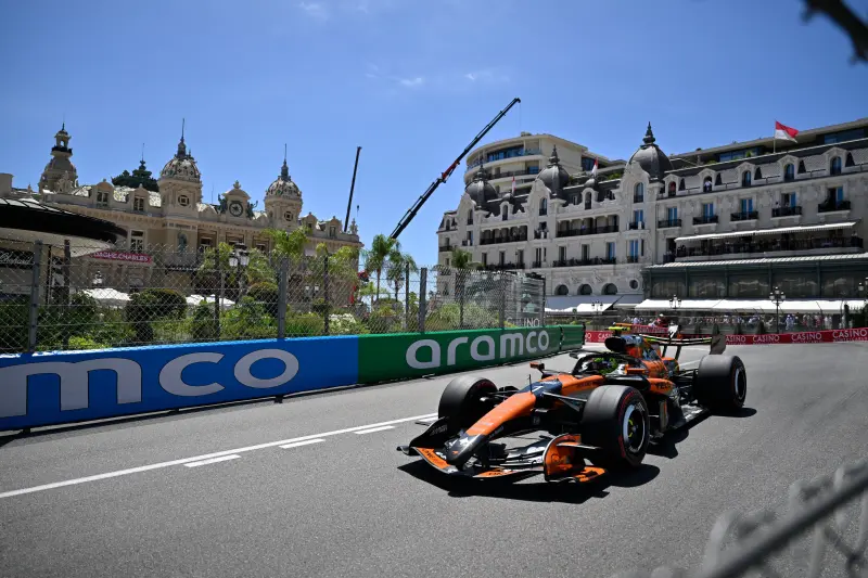 Lando Norris lidera las practicas por milesimas de segundo ante Rusell