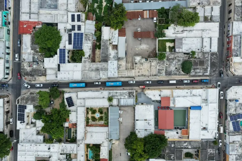 Mejoran banquetas del Centro Histórico para mayor seguridad peatonal