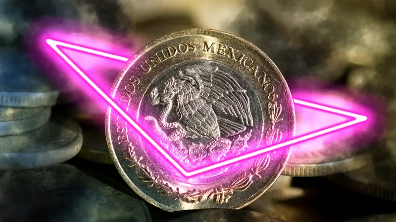 Peso ‘tropieza’ ante el dólar y se deprecia 1.1% este viernes: ¿En cuánto cerró el tipo de cambio HOY?