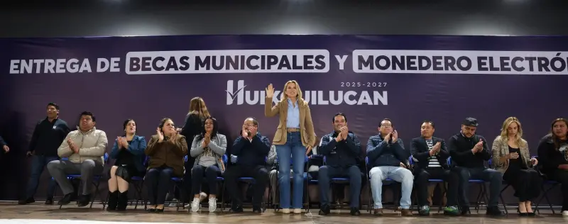 Entrega Huixquilucan 15 mil 500 apoyos para educación y familias