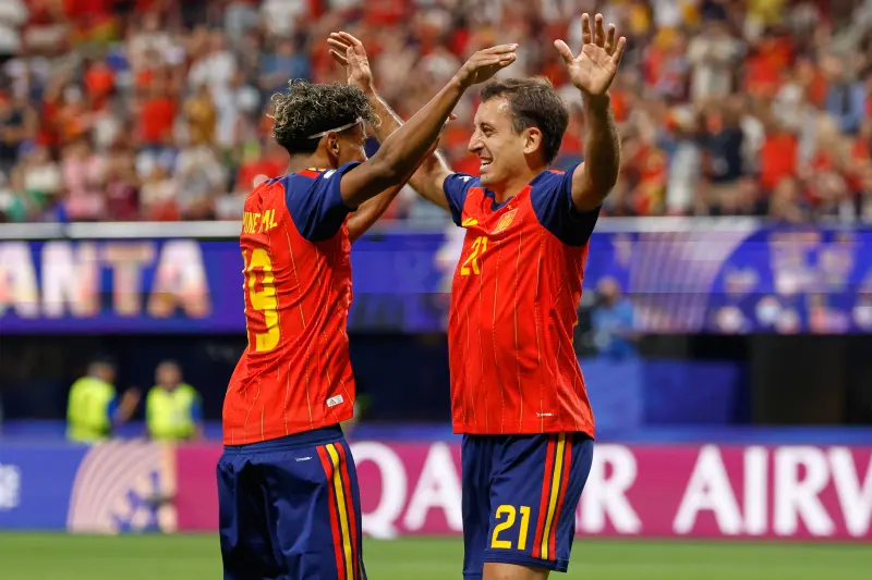 España despierta en el Mundial: golea a Arabia Saudita y se acerca a dieciseisavos de final