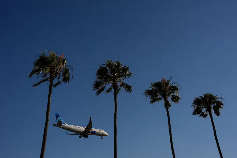 Famosa aerolínea estadounidense elimina comidas gratuitas durante sus vuelos