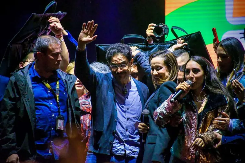 Cepeda acepta la derrota y abre una nueva etapa política en Colombia marcada por la división