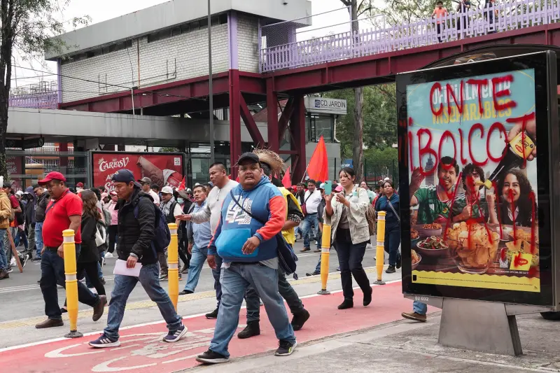 Más de un millón de estudiantes afectados por el paro de la CNTE