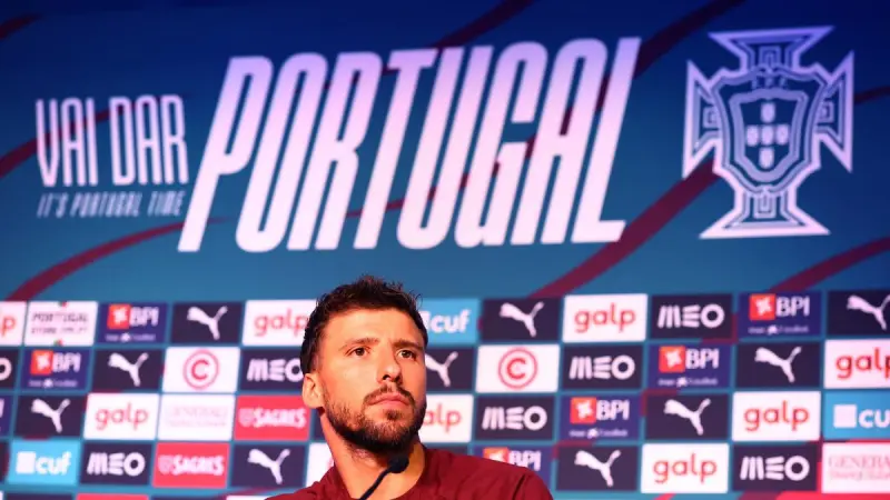 Portugal hace caso omiso del "ruido", mientras aumentan críticas a Ronaldo en el Mundial