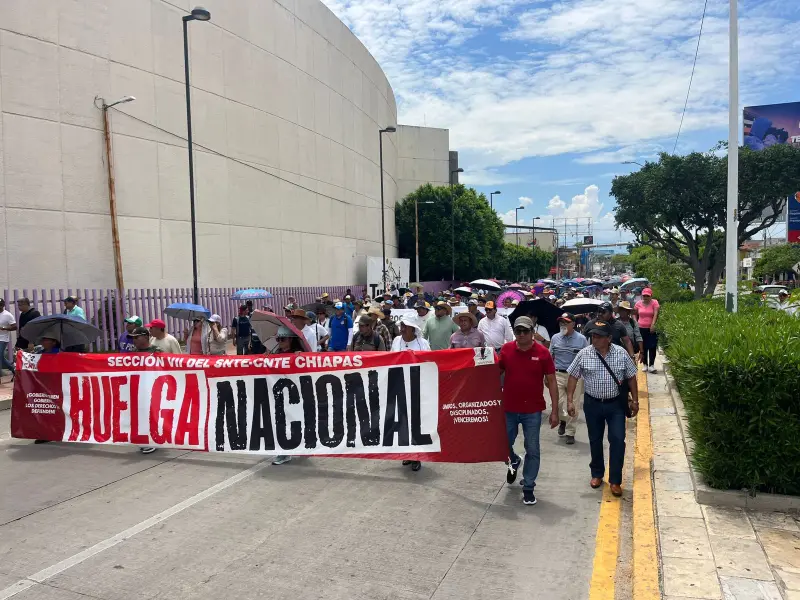 Maestros de la CNTE Sección 7 en Chiapas, cumplen 15 días de paro y marchan