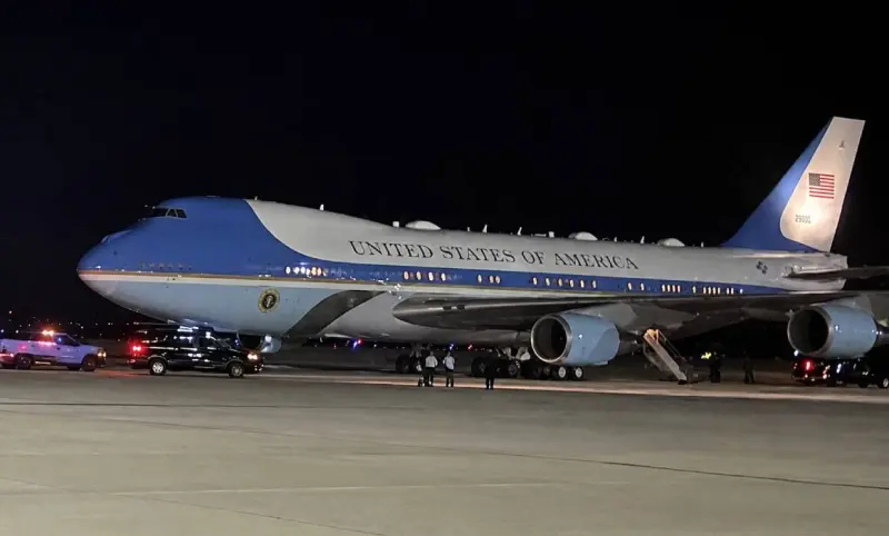 Despiden al histórico Air Force One tras 35 años de servicio