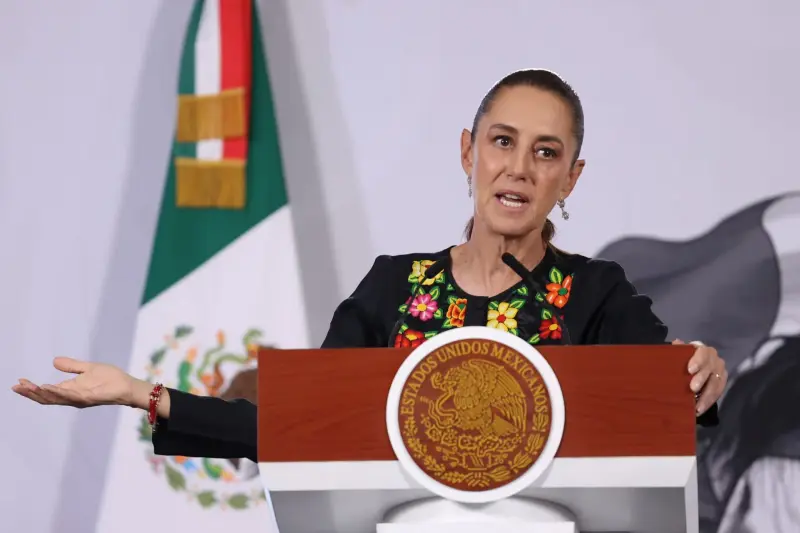 Sheinbaum anuncia consulta ‘escuela por escuela’ en agosto para atender demandas de la CNTE