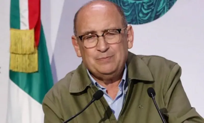 Exige Rubén Moreira frenar desabasto de medicamentos