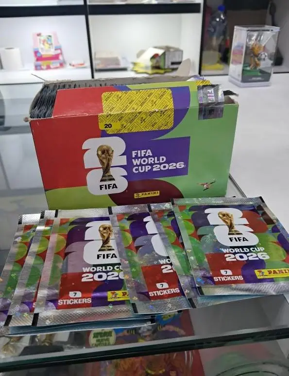 Se agotan estampitas y álbumes del Mundial 2026 en Saltillo; aficionados recorren tiendas para encontrarlos