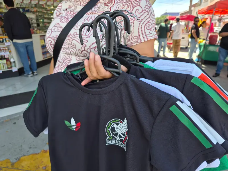Piden vendedores ambulantes permisos para participar en eventos del Baja Fut Fest en Tijuana