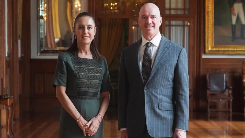 Sheinbaum recibe en Palacio Nacional al empresario Benjamin Horowitz