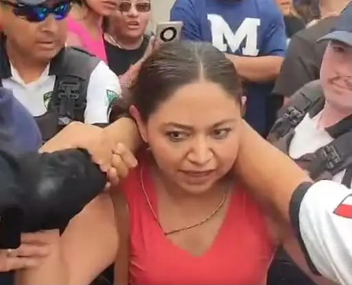 Detiene Policía Municipal de SLP a activista con exceso de fuerza