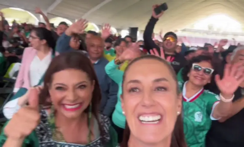 Claudia y Clara viven el Mundial en Gustavo A. Madero