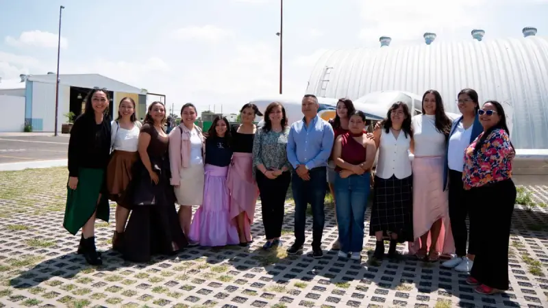 Concluyen más de 800 personas su formación en la Escuela de Artes y Oficios UAQ