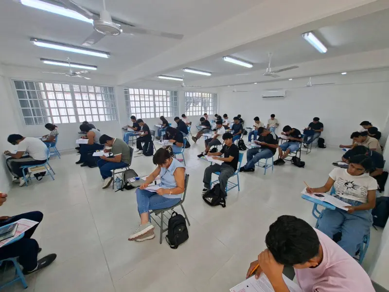 Aplican EXANI-II a 550 aspirantes de Escuelas Normales en Quintana Roo
