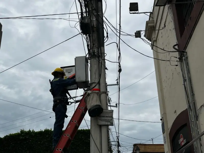 CFE descarta problemas en líneas de transmisión eléctrica de Querétaro