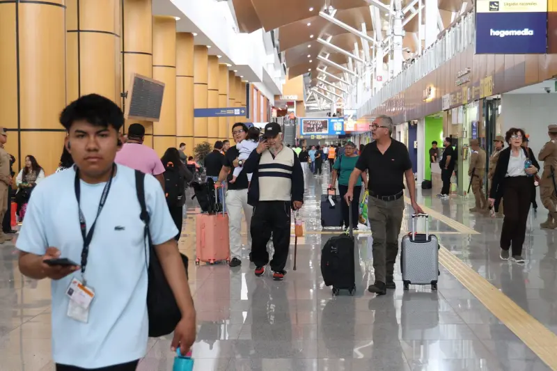 Llegada de turistas a México se contrae durante mayo; ASUR, entre los más afectados