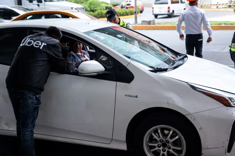 Taxistas del AICM darán descuento de hasta 18%: ‘Habrá beneficios directos a los pasajeros’
