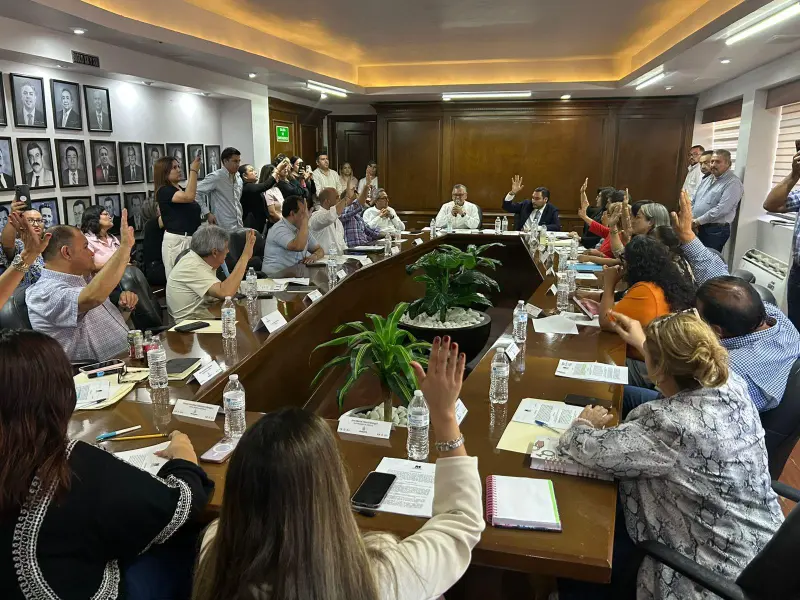 Cabildo de Monclova nombra a Guillermo Viruete como nuevo tesorero; Tomás López será Jefe de Gabinete