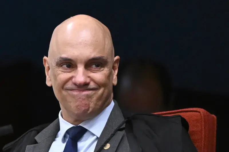 Condenan a Eduardo Bolsonaro a más de cuatro años de prisión en Brasil