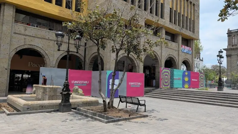 Guadalajara retirar vallas montadas por el Fan Fest para mejorar visibilidad de negocios