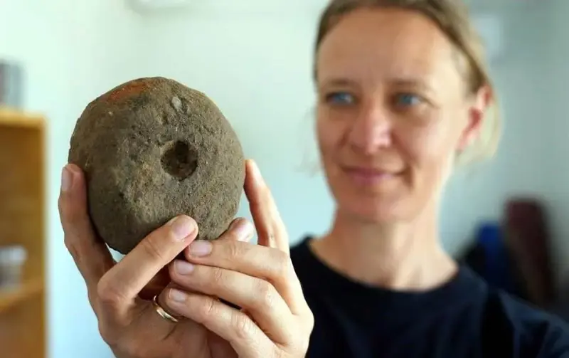 Hallan sitio vikingo de más de mil años de antigüedad