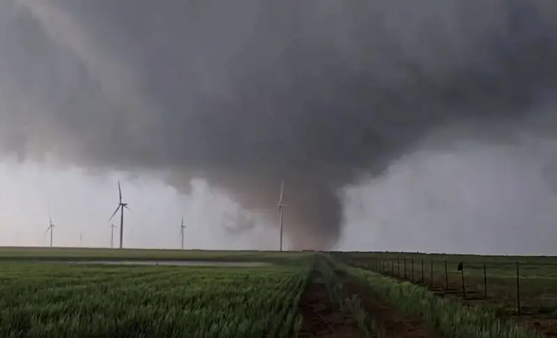 Se registran al menos 7 tornados en estados de EU