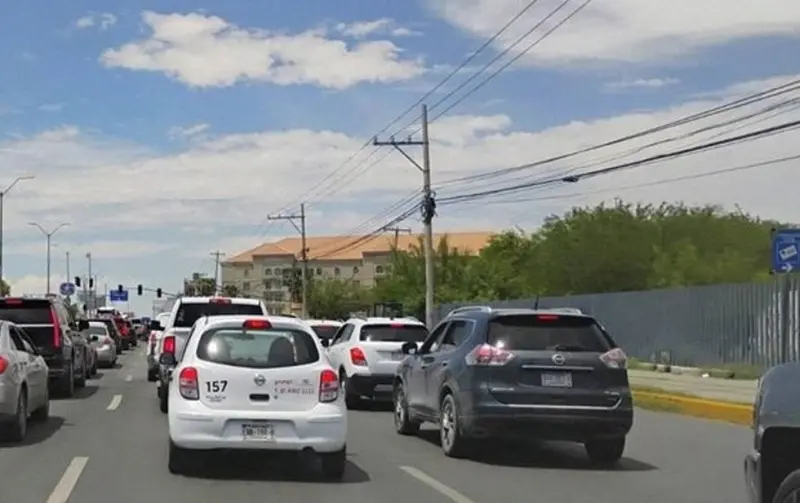 Fallas en semáforos se originaron por impacto a poste de concreto, aseguran autoridades