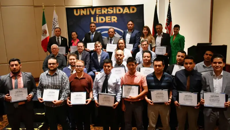 Capacita UTEQ a personal de KOSTAL Mexicana