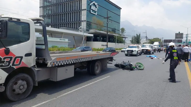 Trágico accidente vial en Santa Catarina deja una mujer sin vida