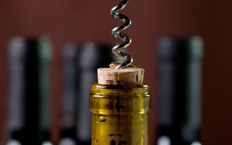 Antes de desechar los corchos de vino, conoce 9 formas útiles de reutilizarlos en tu hogar