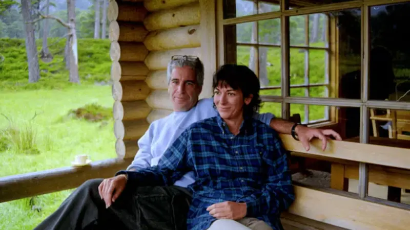 Ghislaine Maxwell alegó que nuevos documentos de Epstein vulneraron su debido proceso y pidió anular su condena de 20 años; fiscales de Estados Unidos rechazaron sus argumentos