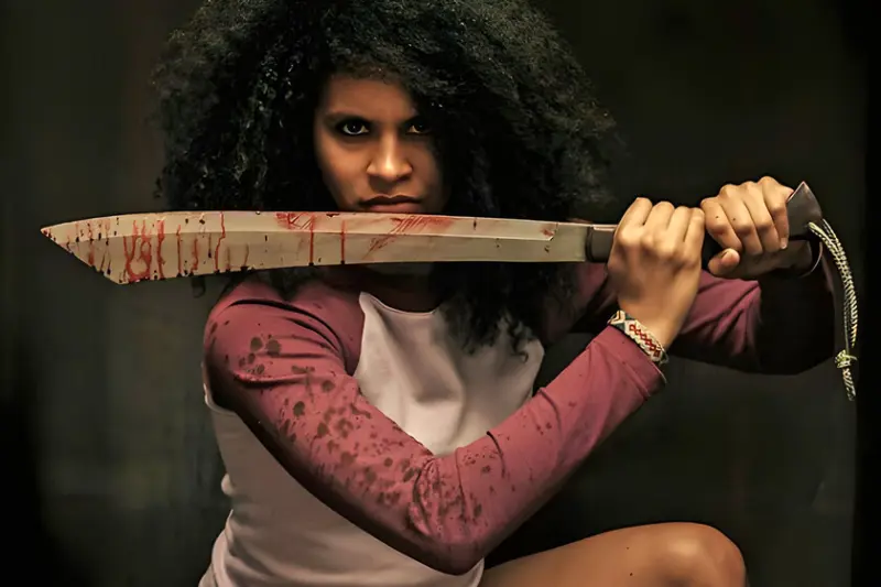HBO Max tiene la película más sangrienta del año: nos recuerda a Kill Bill y ya es número 1 en 51 países